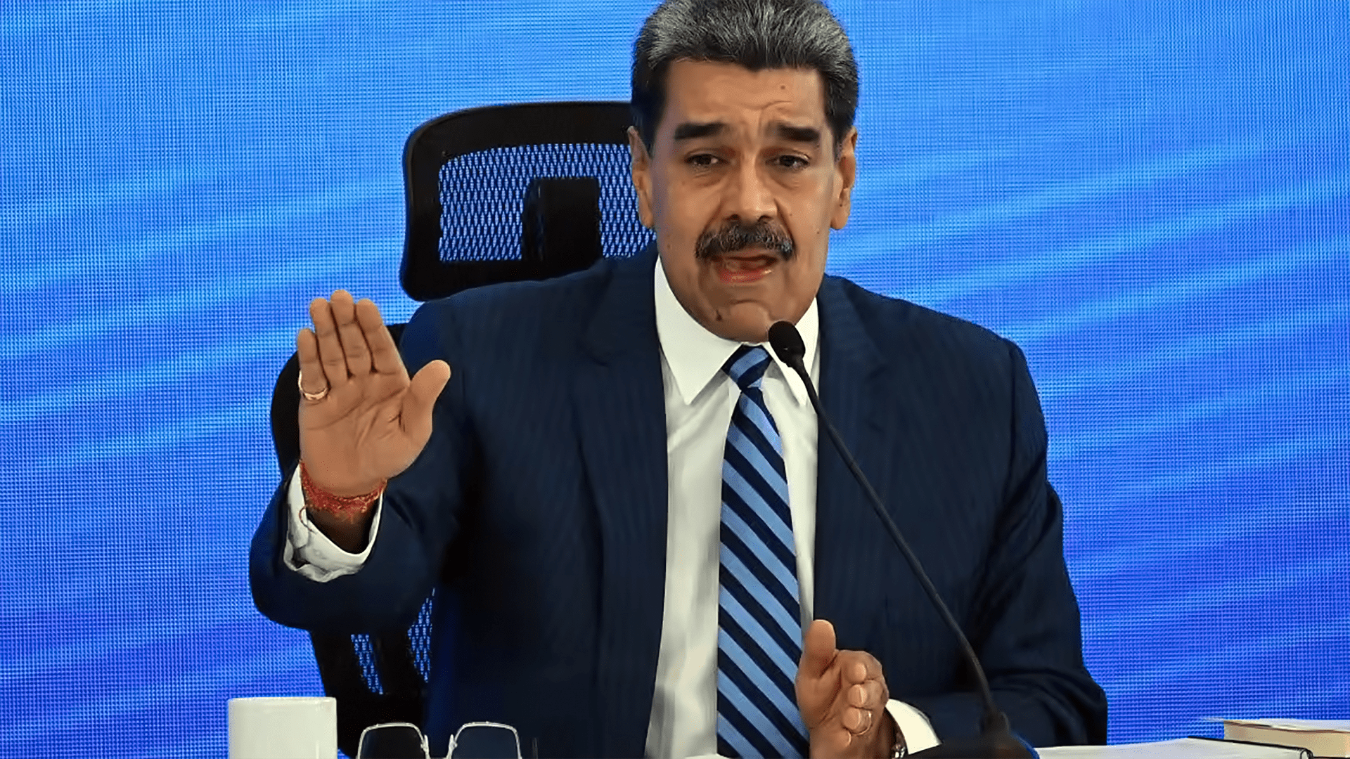 US Sanctions Maduro’s Family & Ships For Moving Venezuelan Oil