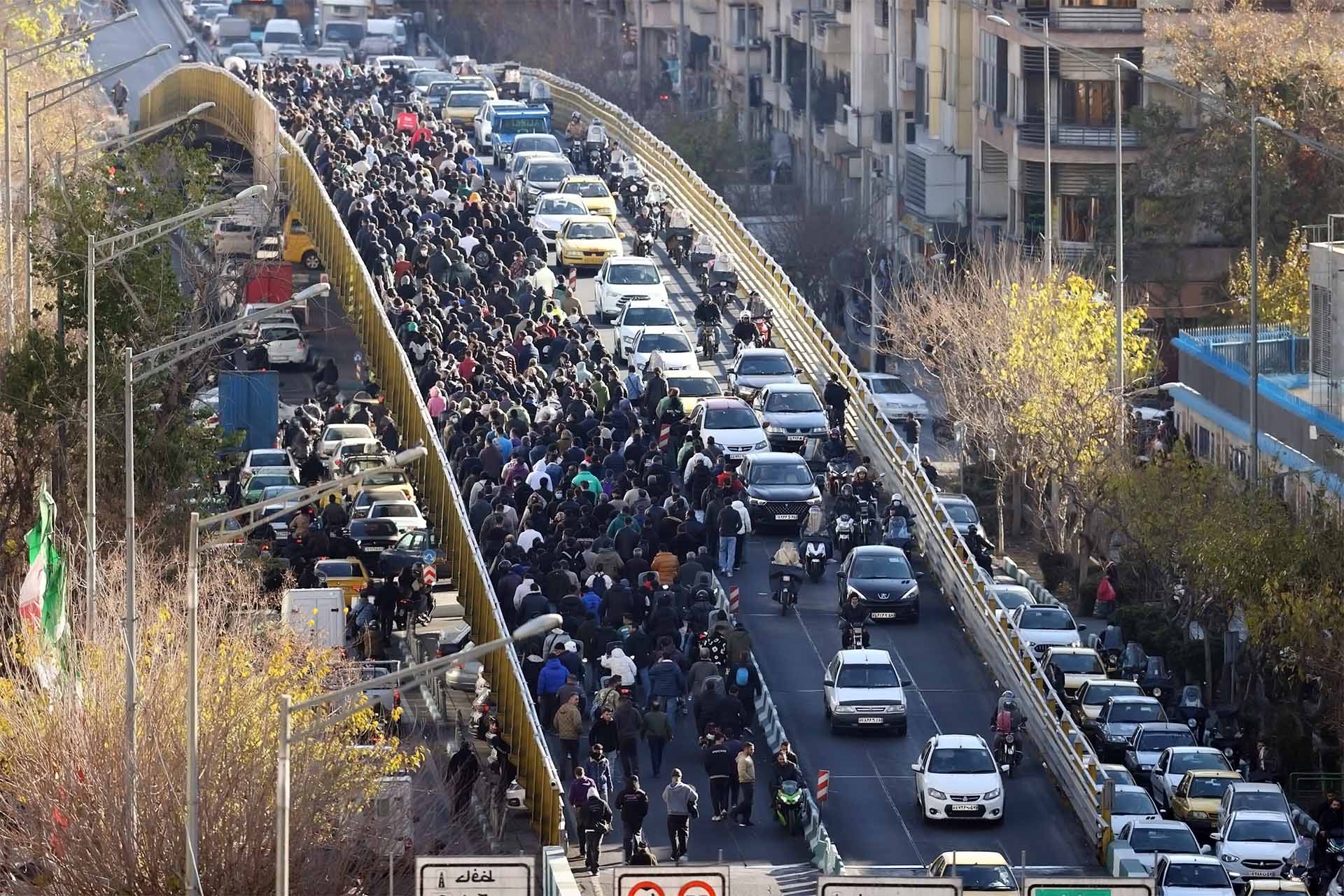 Trump Warns US Will Interfere if Iran Kills Protesters